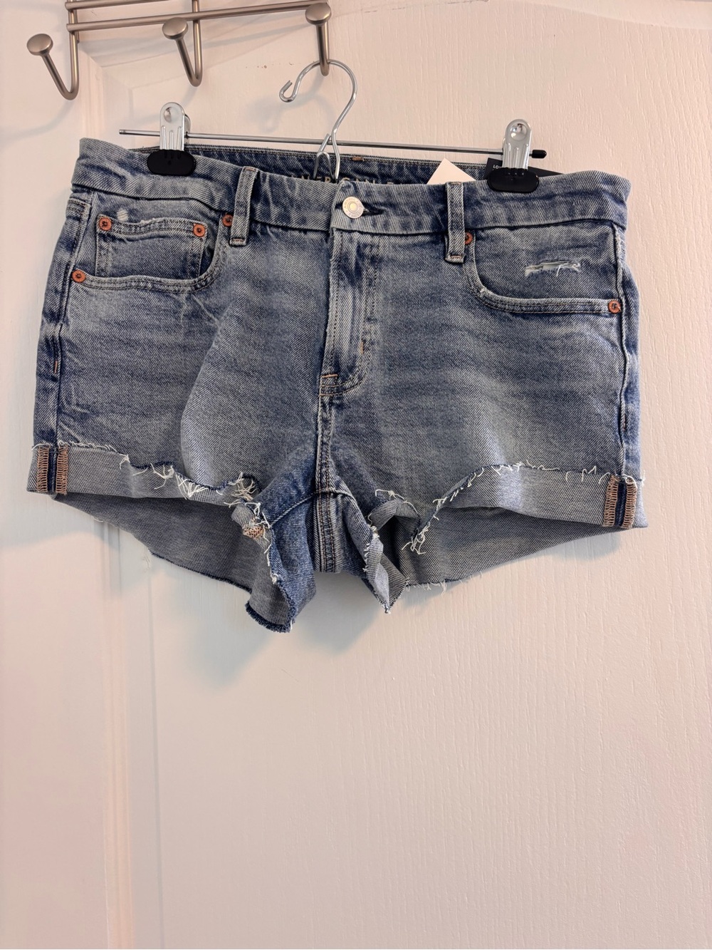 NWT American Eagle Outfitters Light Blue Distressed Denim Cutoff Shorts Size 10